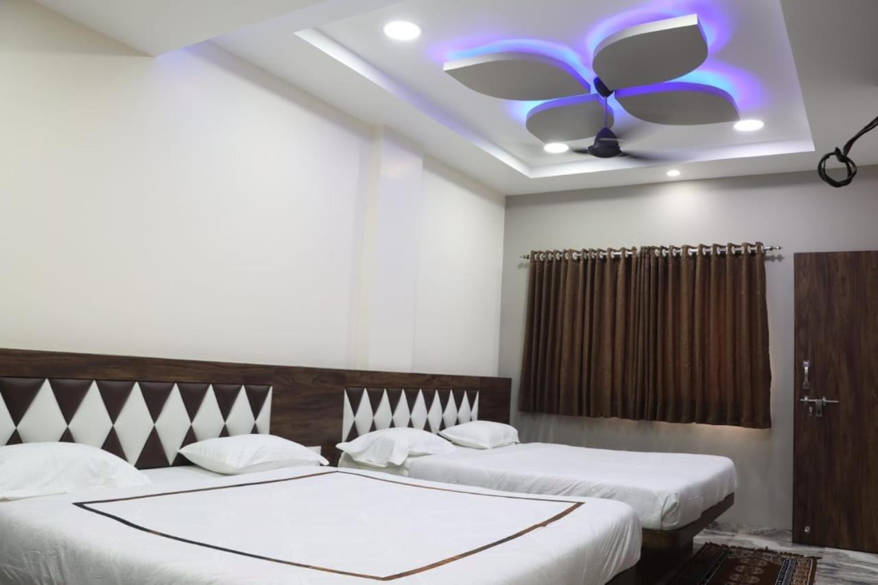 Pawan Executive Tuljapur Exterior foto