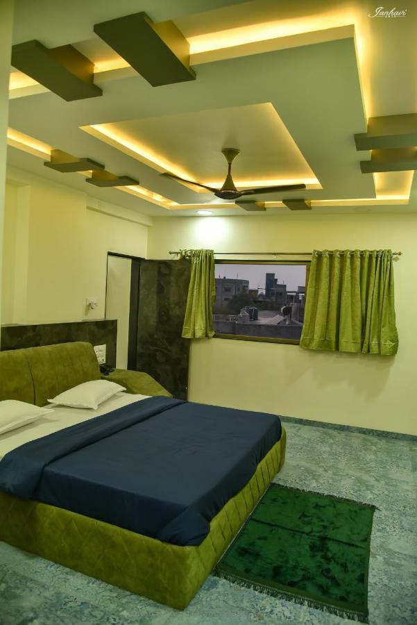 Pawan Executive Tuljapur Exterior foto